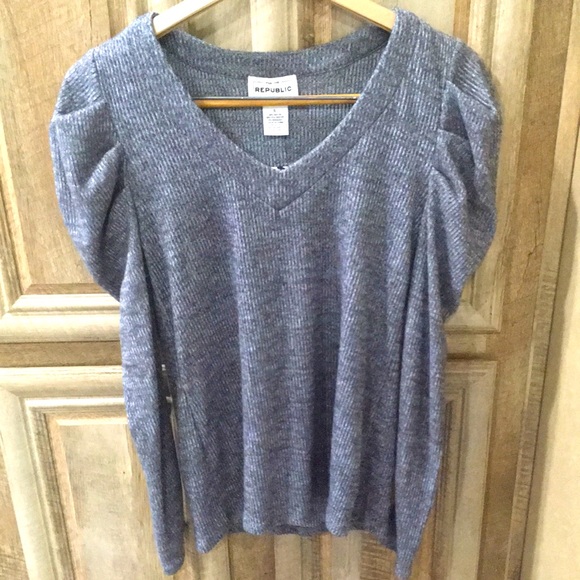 New With Tags Gray Color Long Sleeve Sweater Top - Picture 3 of 10